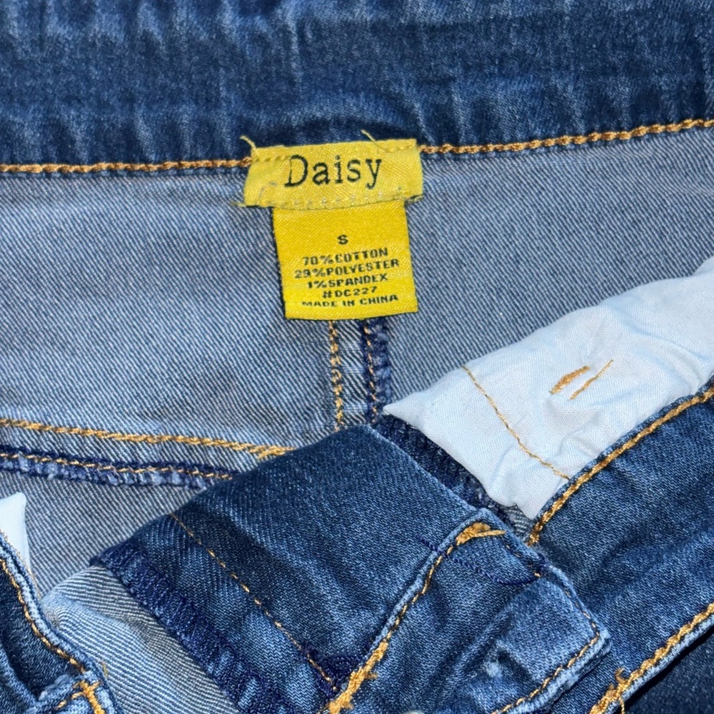Daisy Blue Jeans with Contrasting Denim Shades